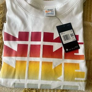 Mens XXL NIKE tee-NWT